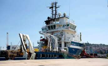 Buque 'Ártabro', de ACSM Shipping, atracado en el puerto de Vigo antes de zarpar para inspeccionar el pecio del 'Villa de Pitanxo' en aguas de Terranova (Canadá)