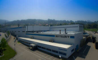 Vista exterior de la planta de Benteler en Valladares (Vigo)