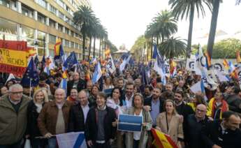 Imagen de las protestas convocadas por el PP en A Coruña este 12 de noviembre contra el pacto entre PSOE y Junts para la investidura de Pedro Sánchez / Europa Press