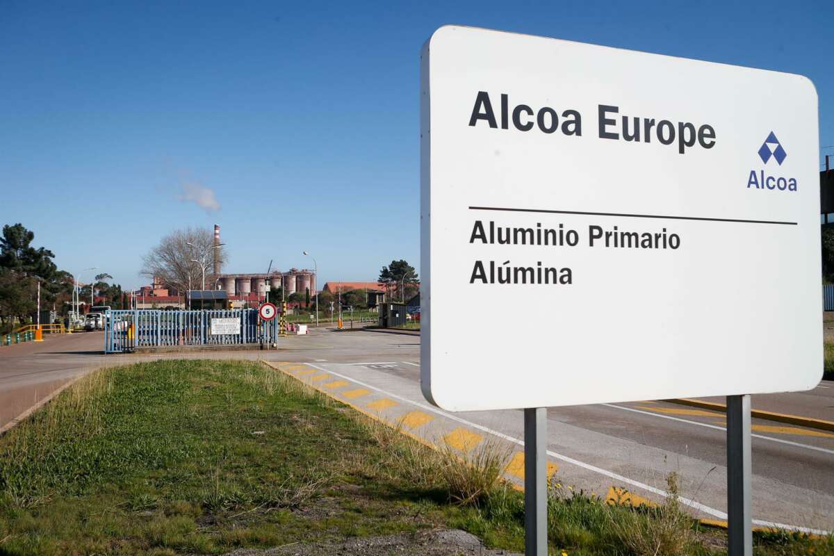Vista exterior del complejo de Alcoa en San Cibrao / Europa Press