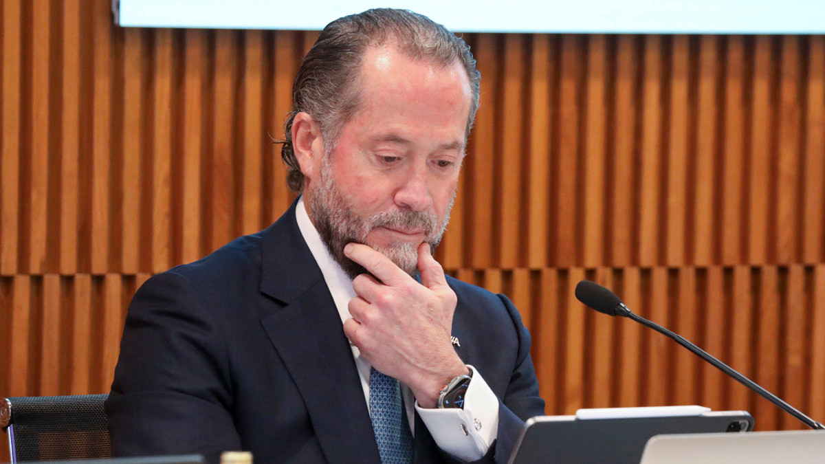El presidente de Abanca, Juan Carlos Escotet durante la presentación de los resultados obtenidos por el banco en 2023. EFE/Xoán Rey