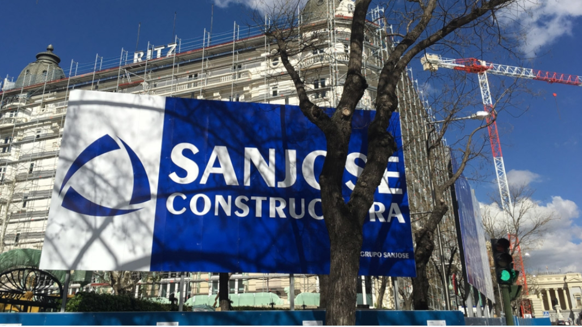 Imagen de fachada del Hotel Ritz de Madrid durante las obras reforma realizadas por el Grupo San José / San José