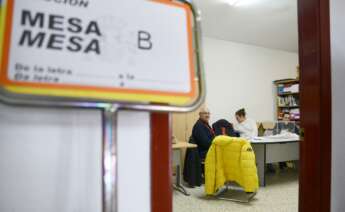 Mesa electoral en Castro Caldelas