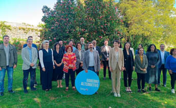 La portavoz nacional del BNG, Ana Pontón, junto a los integrantes del grupo parlamentario