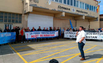 Protesta contra la eólica marina en Burela