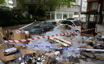 Basura amontonada junto a los contenedores durante la huelga de basuras en A Coruña, a 21 de julio de 2024, en A Coruña, Galicia (España)