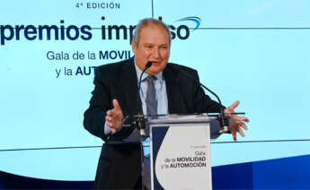 El ministro de Industria y Turismo, Jordi Hereu, interviene durante la entrega de los IV Premios Impulso a la Innovación en Movilidad Sostenible, en la Gala de la Movilidad y la Automoción, a 8 de octubre de 2024, en Zaragoza