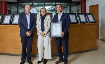 Luís García Vegazo, director de Estudios y Contratación, junto a Purificación Torreblanca, consejera delegada de Grupo Puentes y Marcos Arroyo, ex director general financiero de la compañía / Grupo Puentes