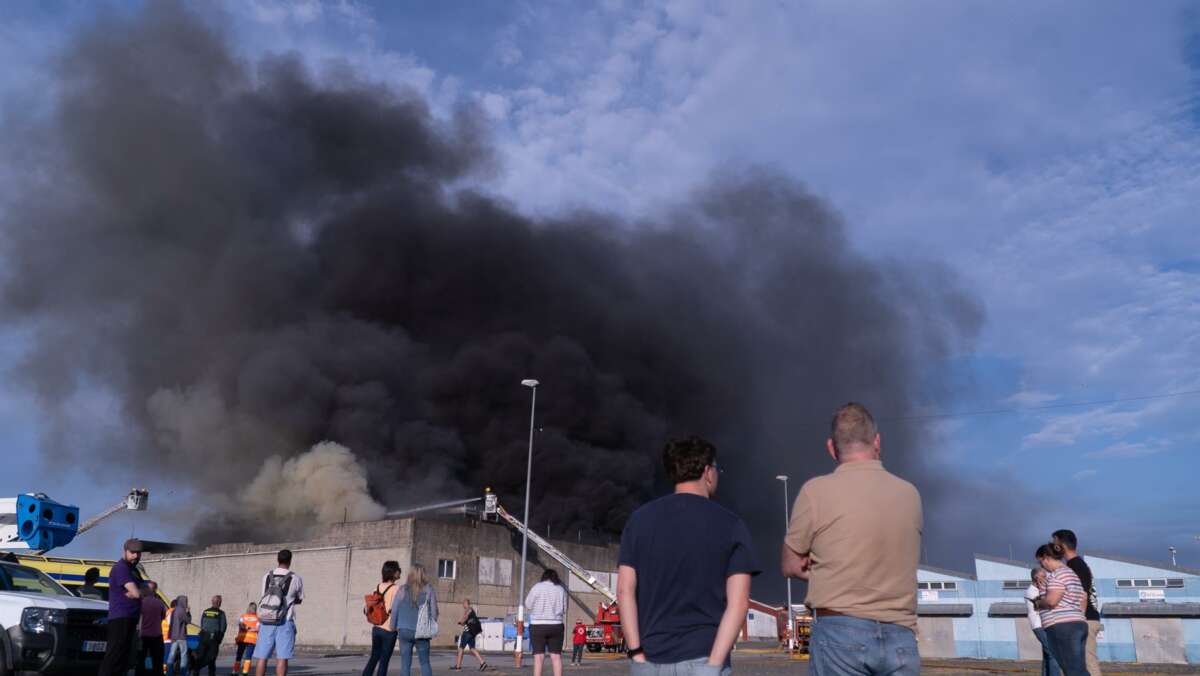 Imagen del incendio de la nave de Profand en Sada este martes / Europa Press