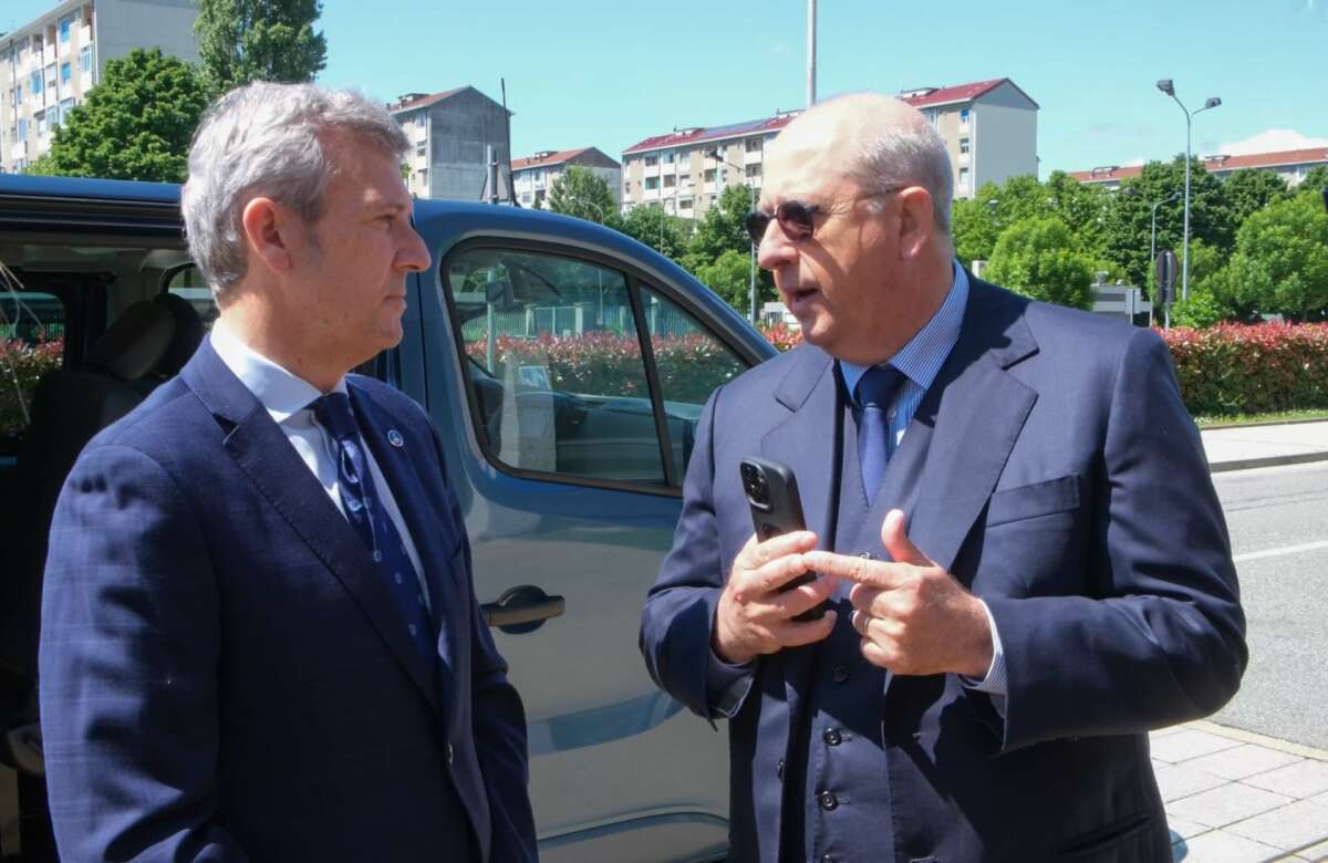 Rueda se reúne en Turín con Imparato y otros representantes de Stellantis / Xunta