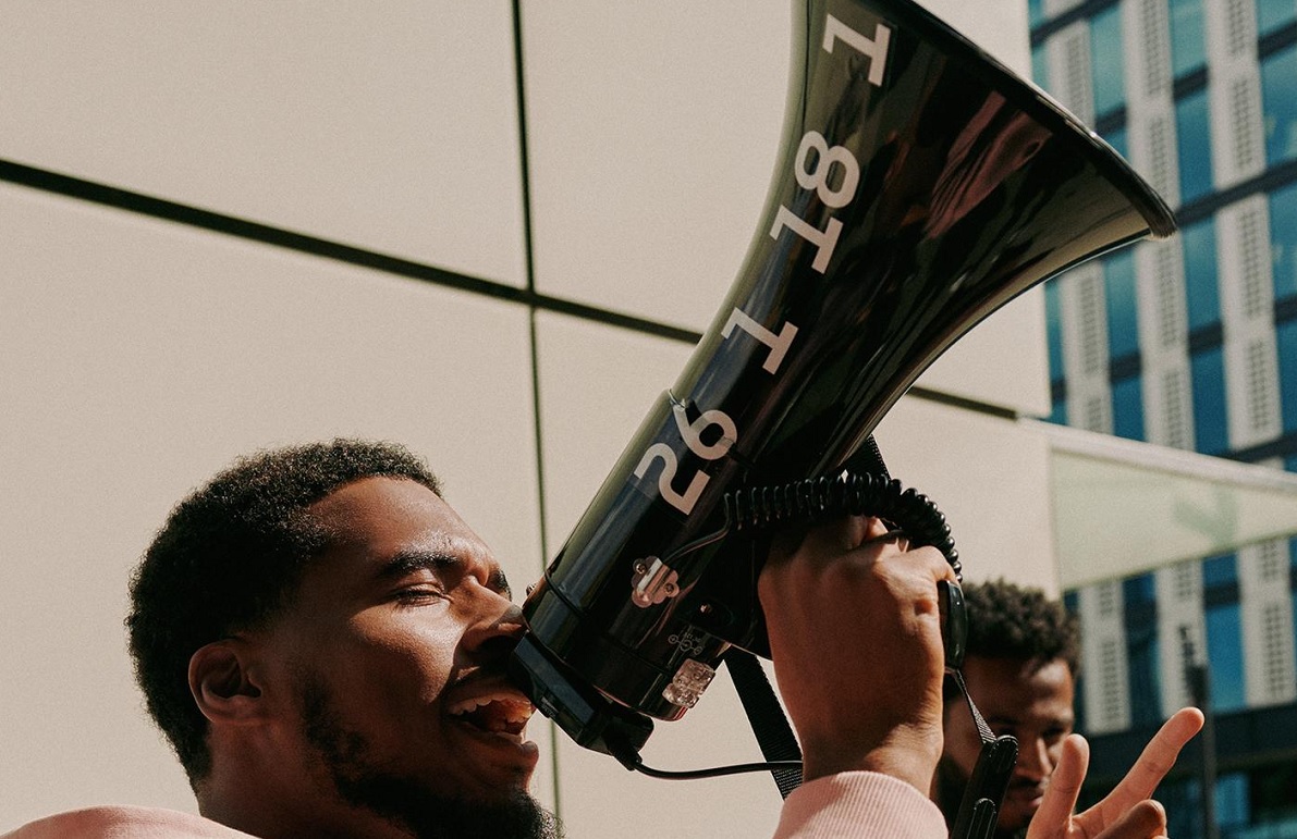 Inditex mantiene una batalla en los juzgados contra la decisión de la Oficina de Patentes y Marcas de no atender su pretensión de registrar la secuencia numérica 26 1 18 1, de la línea de ropa de Zara Athleticz. Aquí, una foto de una de sus campañas