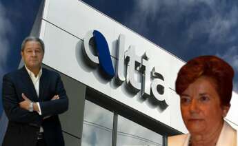Tino Fernández y Josefa Ortega con la sede de Altia de fondo