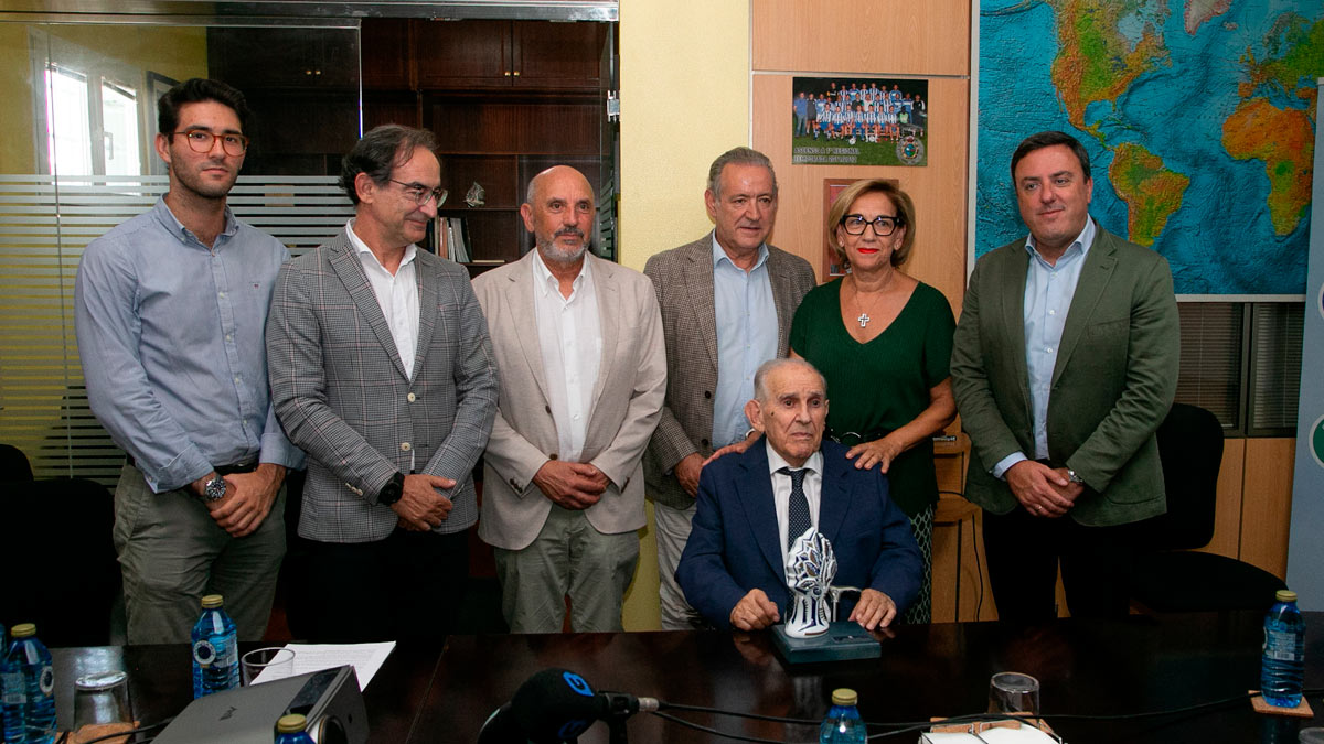 Entrega del premio PEL a SEverino Escurís