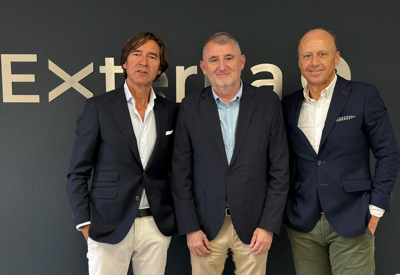 De izquierda a derecha: Pastor López Docampo (CEO de Externa), Fernando J. Duce (director de Externa en Aragón) y Fernando Berdugo (director general de Externa) / Externa