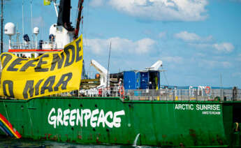 El barco de Greenpeace, Artic Sunrise