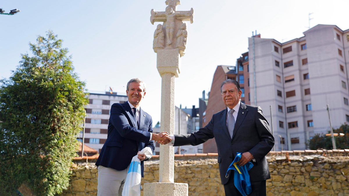 El presidente de la Xunta, Alfonso Rueda, y el alcalde de Oviedo, Alfredo Canteli