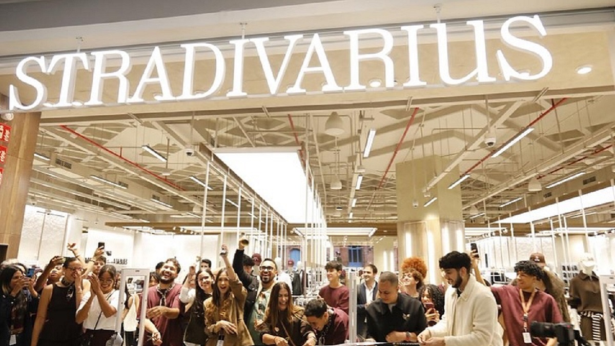 Imagen de la apertura de la nueva tienda de Stradivarius en Venezuela, en el centro comercial Sambil, en Caracas