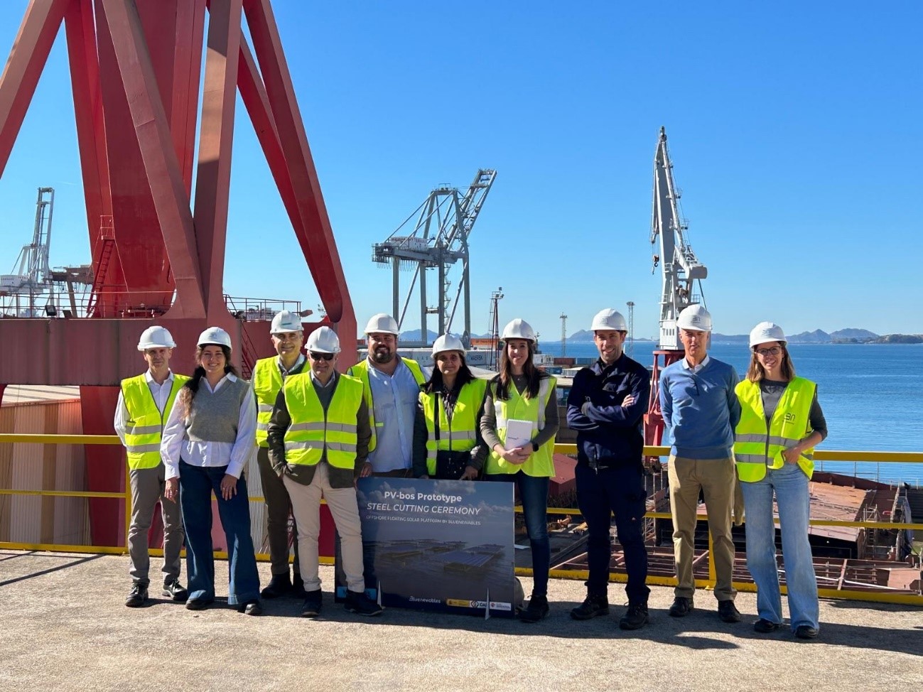 Naturgy construye en Astillero San Enrique (Vigo) una plataforma pionera para producir energía fotovoltaica en mar abierto / Naturgy