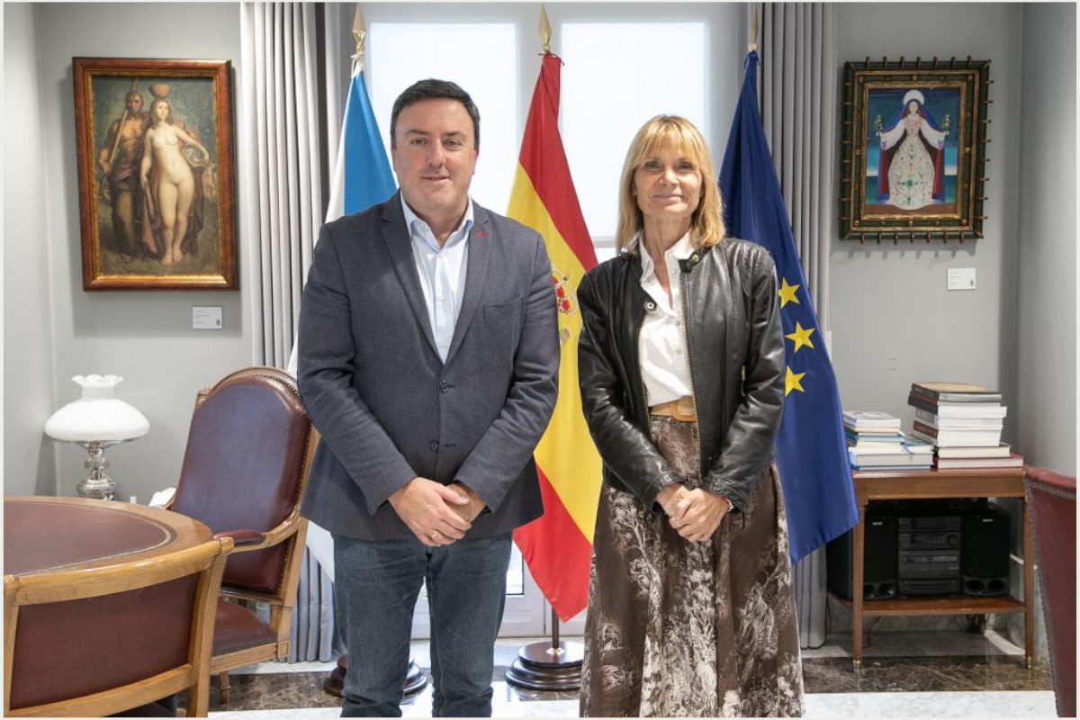 El presidente de la Diputación de A Coruña, Valentín González Formoso, recibió en su despacho de la institución provincial a la presidenta de la Diputación de Barcelona, Lluïsa Moret Sabidó / Deputación da Coruña