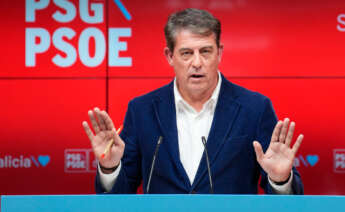 El secretario general del PSdeG y portavoz del Grupo Socialista en el Parlamento de Galicia, José Ramón Gómez Besteiro, ofrece una rueda de prensa tras la reunión de la Comisión Ejecutiva Nacional Gallega