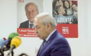 El hasta ahora presidente de la Diputación de Lugo, José Tomé, durante su comparecencia, en la sede del PSdeG-PSOE en Monforte / Europa Press