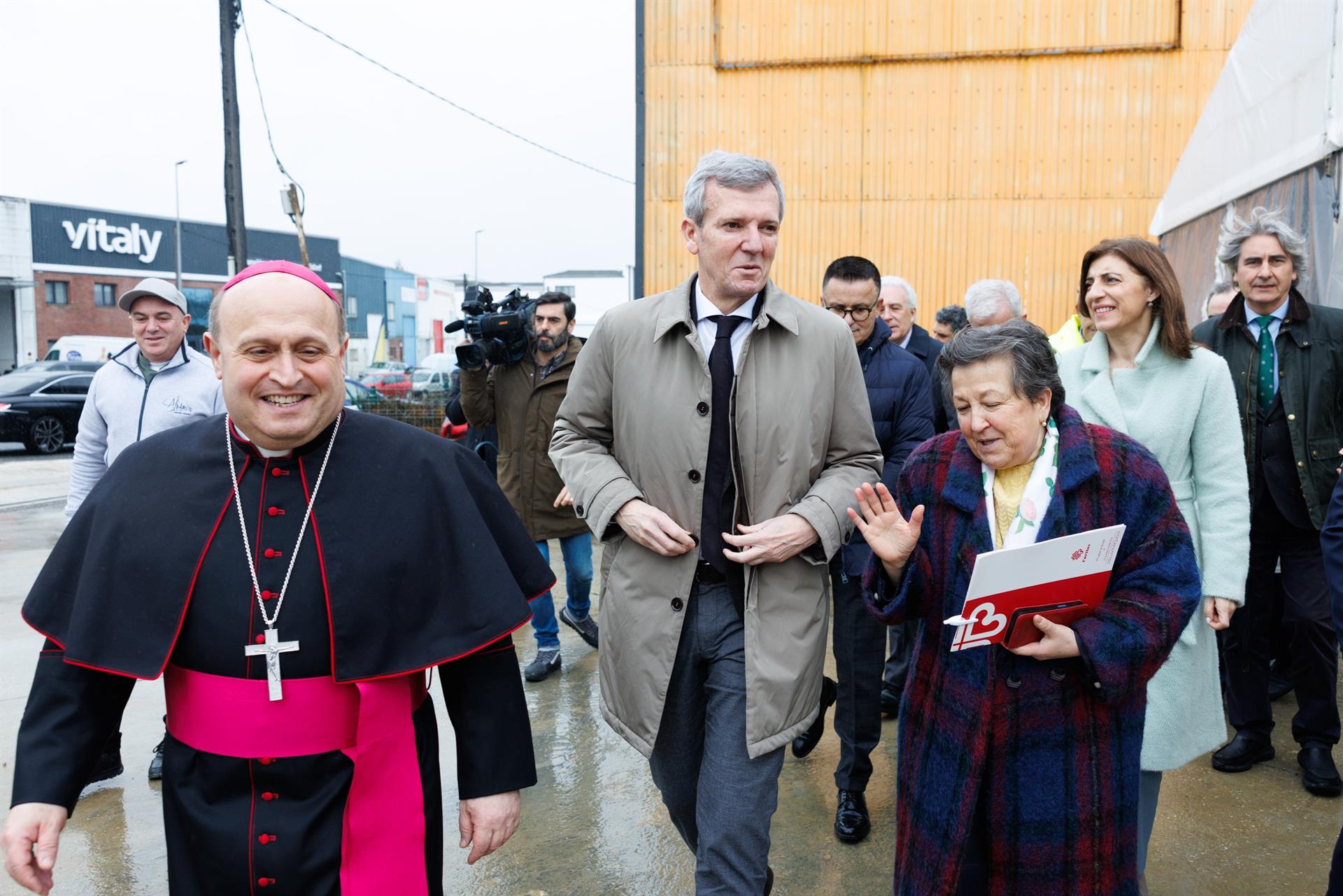 El presidente de la Xunta, Alfonso Rueda, ha participado en el acto de inicio de la construcción de la nueva planta de procesado textil de Arroupa en Santiago de Compostela / Europa Press