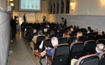 Vista general de la sala durante la presentación de Fernando de Llano y Marcelino Fernández Mallo