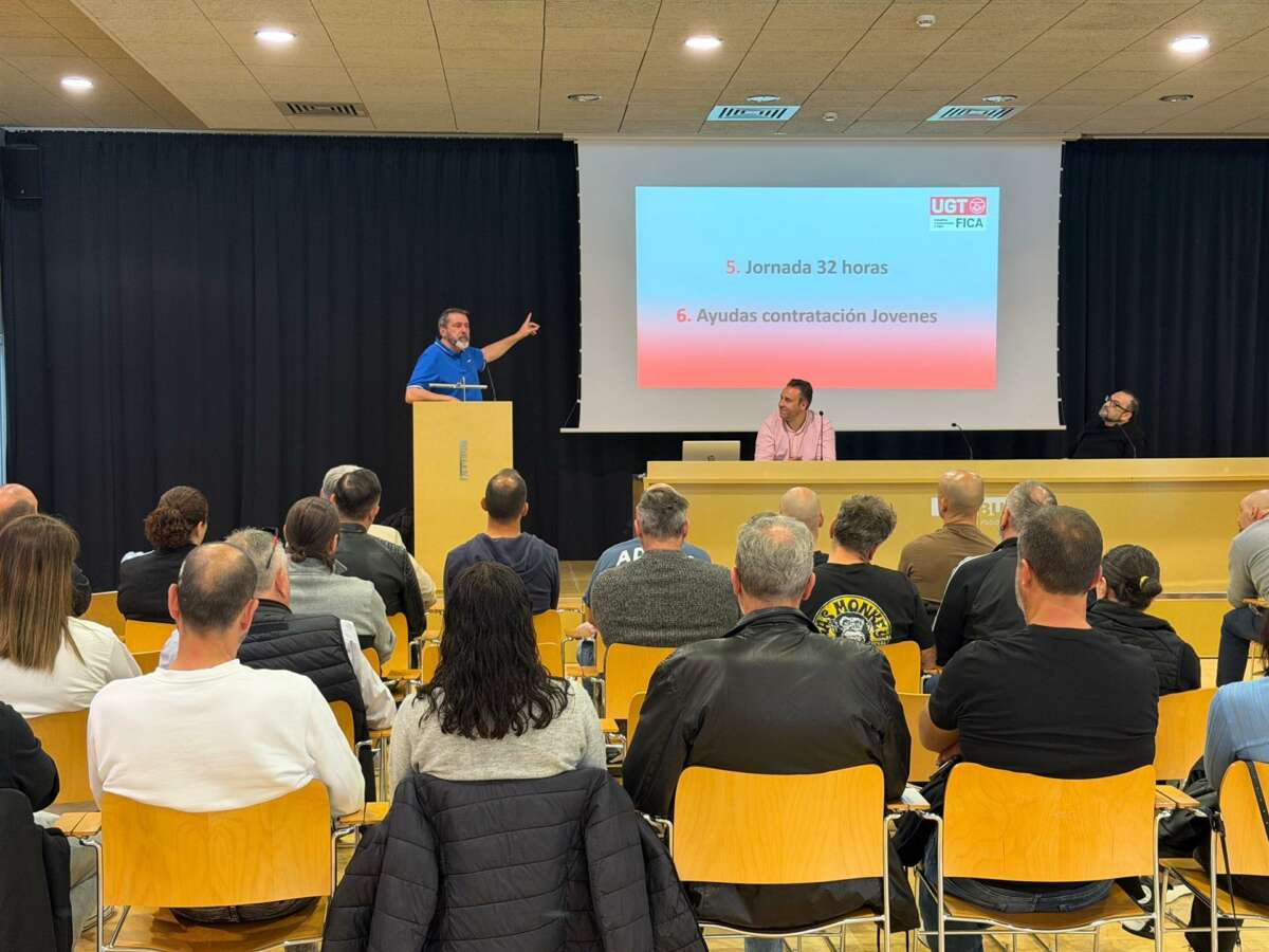 El responsable del sector automovilístico de UGT FICA a nivel estatal, Jordi Carmona, durante un acto en Vigo / Europa Press