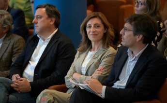 De izquierda a derecha, el presidente de la Deputación da Coruña, Valentín González Formoso; la conselleira de Medio Ambiente, Ángeles Vázquez; y el director de Economía Digital, Bernat García
