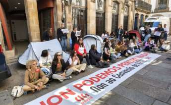 Acampada de los trabajadores del sector del comercio textil en Santiago de Compostela / Europa Press