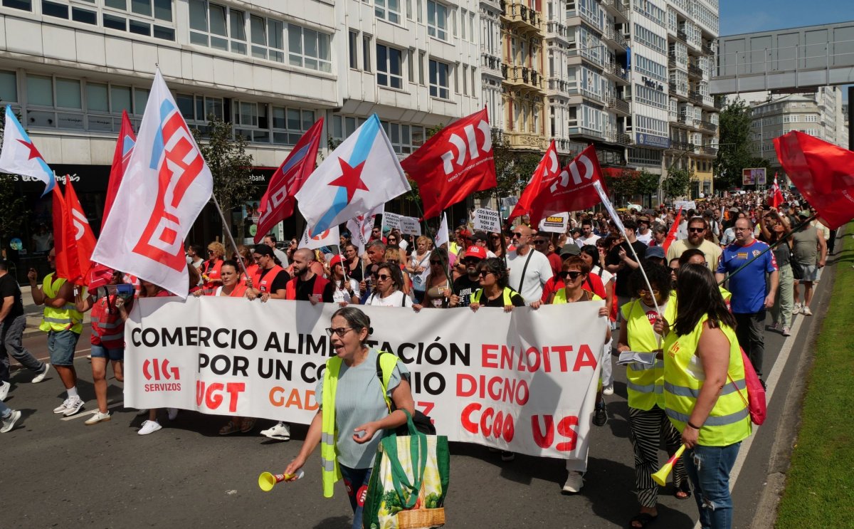 Protesta de personal del comercio de alimentación en A Coruña – CIG