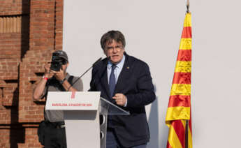 El expresidente de la Generalitat de Catalunya Carles Puigdemont interviene en un acto de bienvenida organizado por entidades independentistas en el paseo Lluís Companys, a 8 de agosto de 2024, en Barcelona, Catalunya (España). Dicha concentración ha sido convocada por entidades independentistas, con la asistencia de Junts, ERC, CUP, ANC, Òmnium Cultural, CDR y Associació de Municipis per la Independència (AMI). Puigdemont tiene previsto asistir a este acto de bienvenida para después participar en el pleno de investidura del líder del PSC, casi siete años después de instalarse en Bélgica por las consecuencias judiciales del 'procés', y con una orden de detención. David Zorrakino / Europa Press 08/8/2024