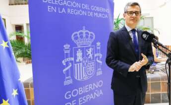 (Foto de ARCHIVO) El ministro de la Presidencia, Justicia y Relaciones con las Cortes, Félix Bolaños, atiende a los medios de comunicación antes de que el nuevo delegado del Gobierno en la Región tome posesión, en el edificio de usos múltiples de la Delegación del Gobierno, a 12 de septiembre de 2025, en Murcia, Región de Murcia (España). Francisco Lucas ha tomado posesión como delegado del Gobierno en la Región de Murcia en un acto institucional, confirmando su nombramiento realizado por el Consejo de Ministros el 2 de septiembre de 2025. Edu Botella / Europa Press 12/9/2025