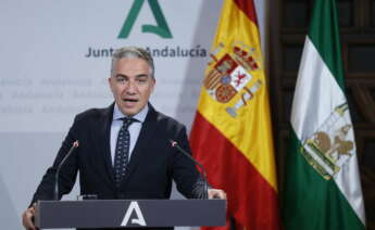 GRAFAND950. SEVILLA, 22/06/2022.- El consejero de Presidencia, en funciones, Elías Bendodo, en la rueda de prensa tras la reunión del Consejo de Gobierno celebrado hoy en Sevilla. EFE/José Manuel Vidal