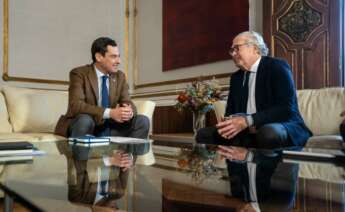 El presidente de la Junta de Andalucía, Juanma Moreno, ha mantenido un encuentro en el Palacio de San Telmo con el consejero delegado de Endesa, José Bogas. Foto: Junta de Andalucía.