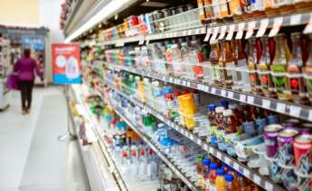 Stand de bebidas en un supermercado. Foto: Pixabay