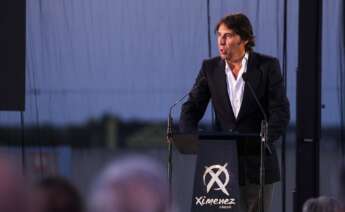 El CEO de Ximenez Group, Mariano Ximénez, interviene durante el espectáculo 'Drones Light Show’ en Puente Genil, a 30 de mayo de 2024 en Córdoba.