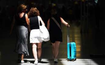 Imágenes de turistas a su llegada al aeropuerto de Málaga.
