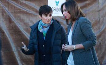 La ministra de Vivienda y Agenda Urbana, Isabel Rodríguez, junto a la consejera de Fomento y Articulación del Territorio de la Junta de Andalucía, Rocío Díaz.