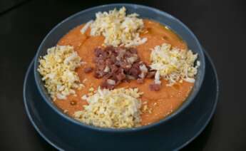 Salmorejo al estilo cordobés.