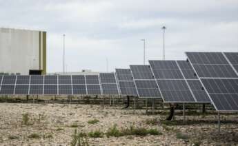 Placas solares en una planta empresarial. Marcos Cebrián / Europa Press