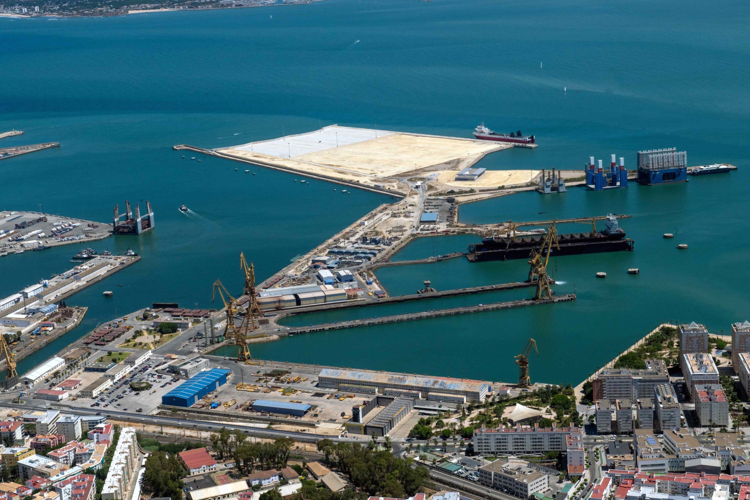 Instalaciones marítimas de Cádiz que se conectarán con Agadir (Marruecos).