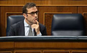 El ministro de Economía, Comercio y Empresa de España, Carlos Cuerpo, durante una sesión plenaria en el Congreso de los Diputados.