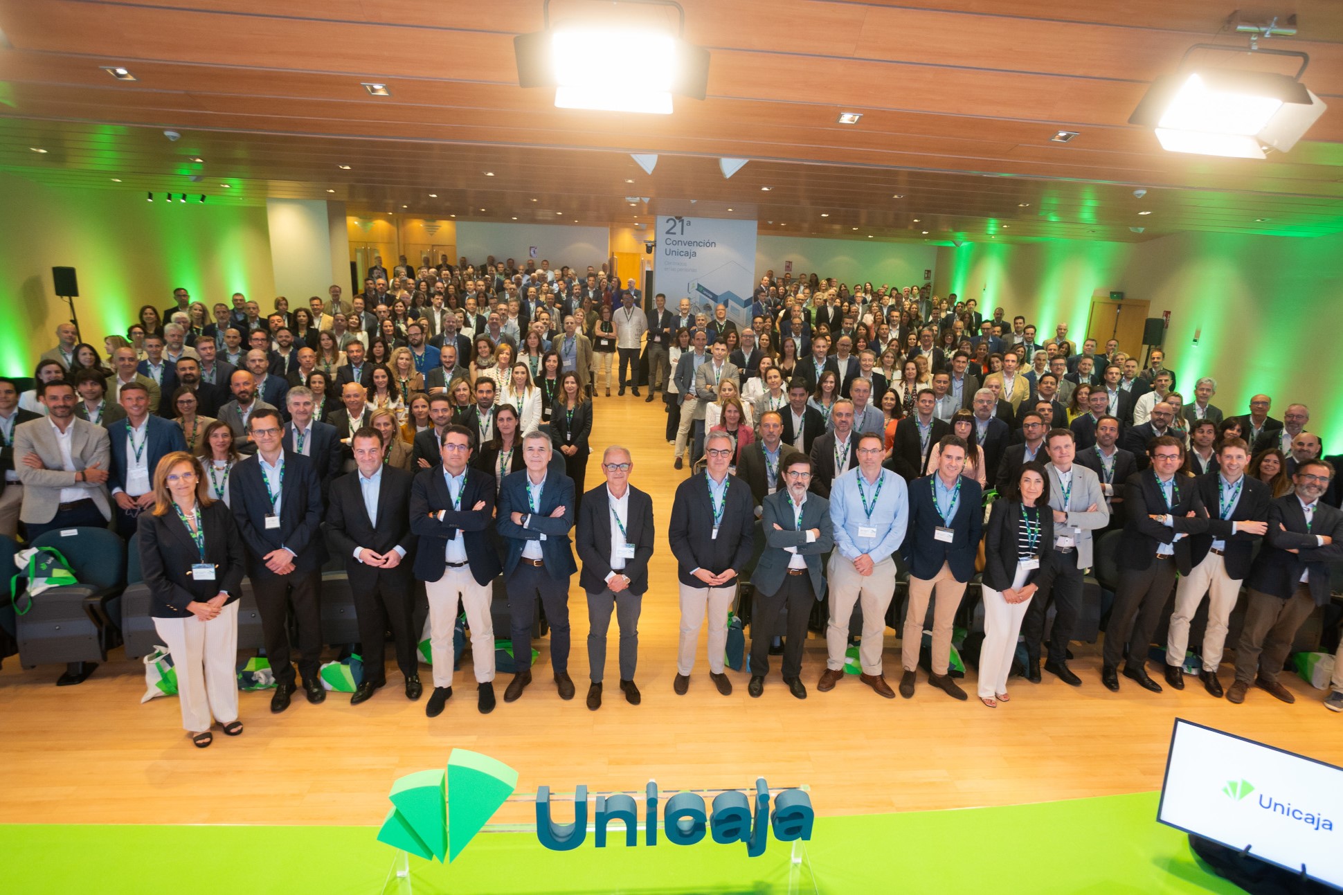 Directivos de Unicaja durante su 21ª convención, con el presidente, José Sevilla, y el CEO, Isidro Rubiales, al frente.