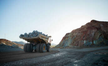 Camión transportando mineral en la mina de Riotinto.