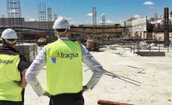 Dos trabajadores de TRAGSA. Imagen: TRAGSA
