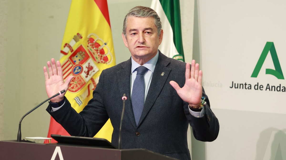El consejero de Sanidad, Presidencia y Emergencias, Antonio Sanz