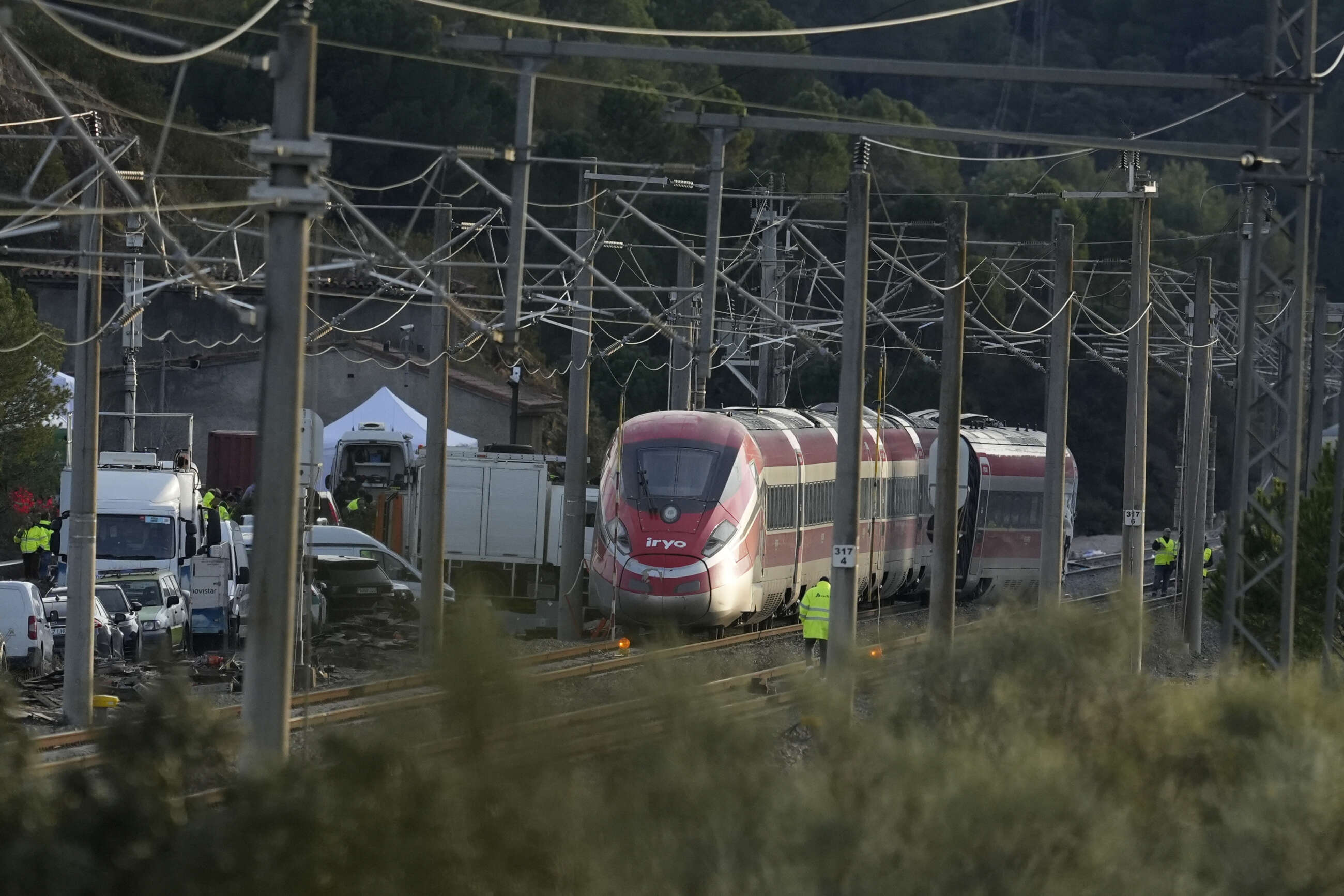 Imagen de la zona del accidente ferroviario en Adamuz (Córdoba), que ha producido cortes en las líneas ferroviarias de Madrid con Andalucía.