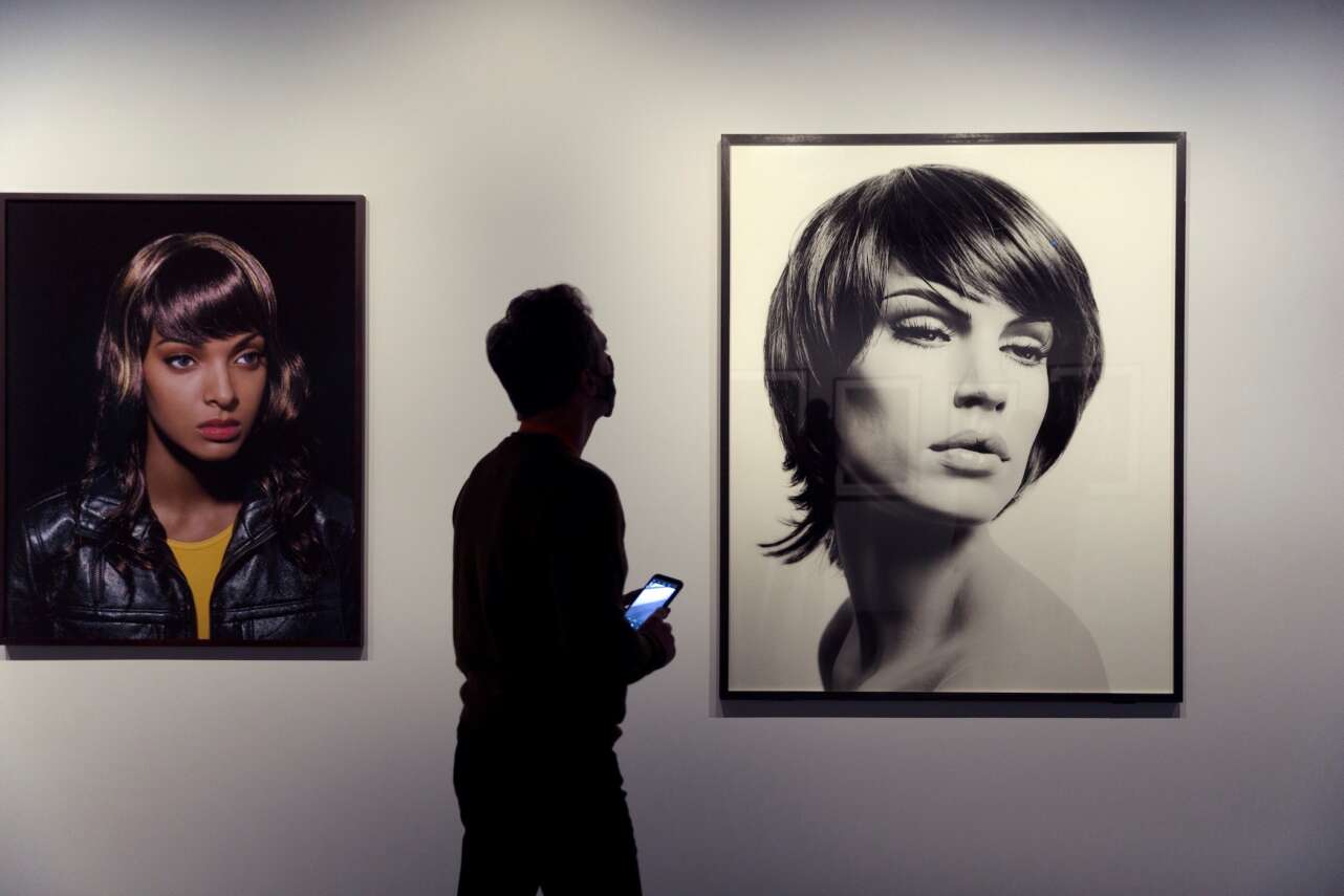retratos de la fotógrafa francesa Valérie Belin, de su serie Manequienss, de la exposición Dar la cara. El retrato incierto. Foto Jorge Zapata EFE.