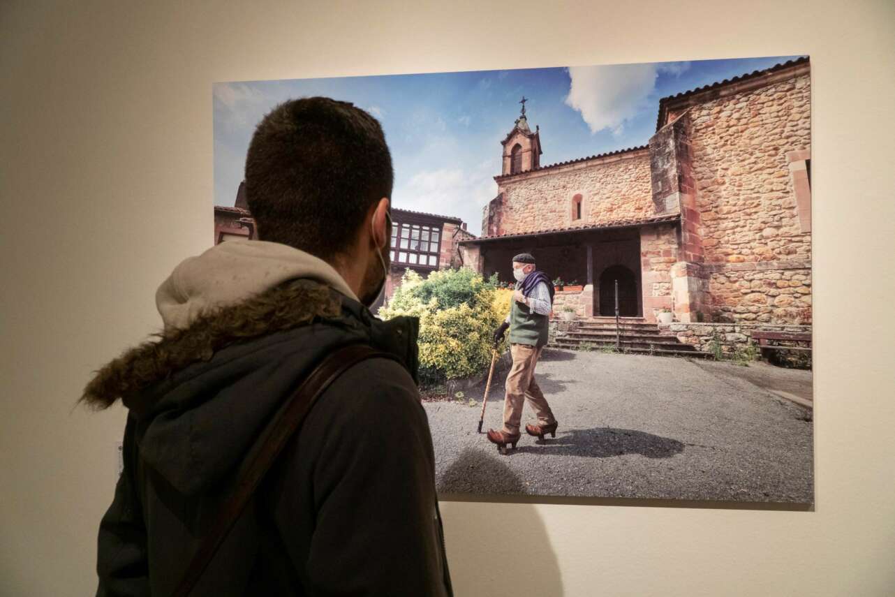 2 Exposición 'El Covid en Cantabria'. Foto Román Aguilera-EFE.jpg
